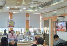 भोसरीतील तुंबलेले नाले शोधण्यासाठी पीसीएमसी प्रमुखांनी एमआयडीसी अधिकाऱ्यांसोबत संयुक्त पाहणी करण्याचे आदेश दिले आहेत. पुणे बातम्या