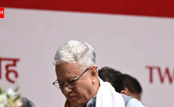भारताचे आयातीवरील अवलंबित्व कमी करणे आवश्यक आहे, असे महा गव्हर्नर पुणे न्यूज म्हणतात